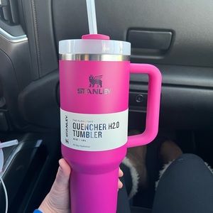 Stanley Fuchsia 40oz BRAND NEW